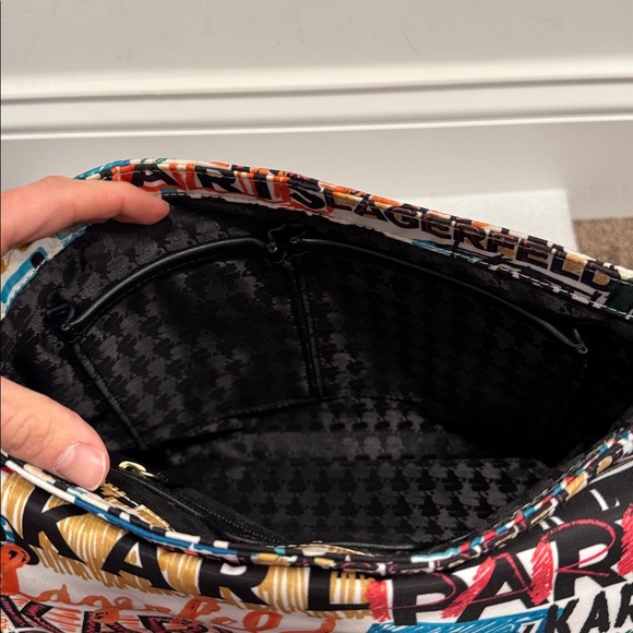 Karl Lagerfeld Paris scribble messenger crossbody shoulder bag - Picture 9 of 10